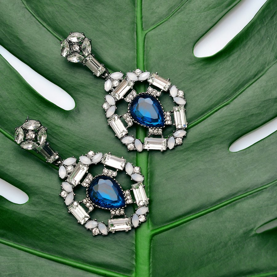 Aretes Reina